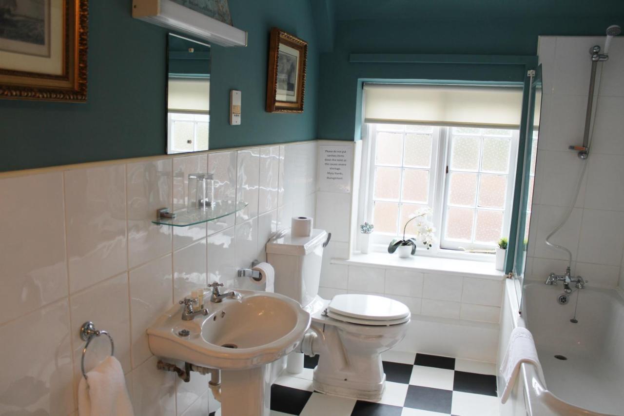The Lion Hotel Buckden  Esterno foto