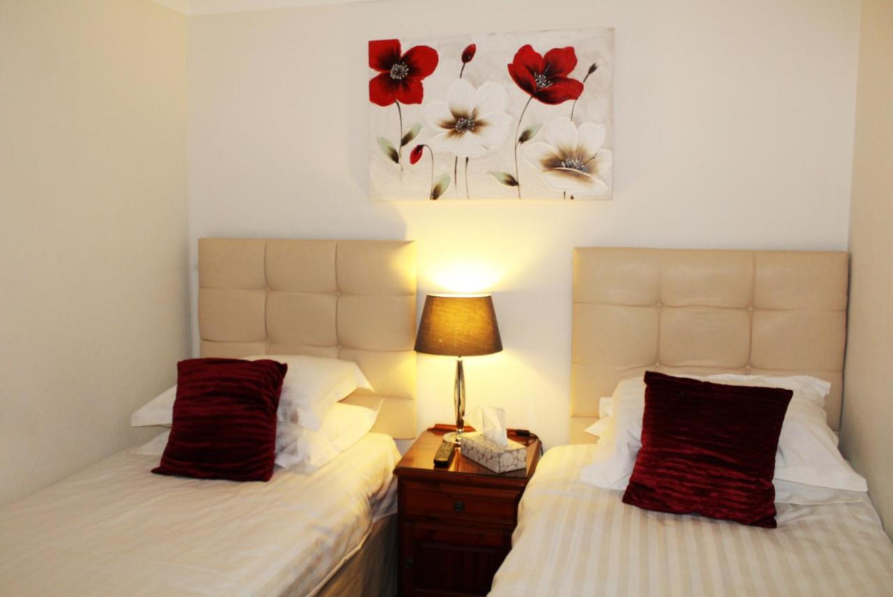 The Lion Hotel Buckden  Esterno foto